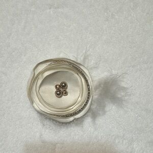 Elegant Cream Floral Hair Clip with Gold Beads